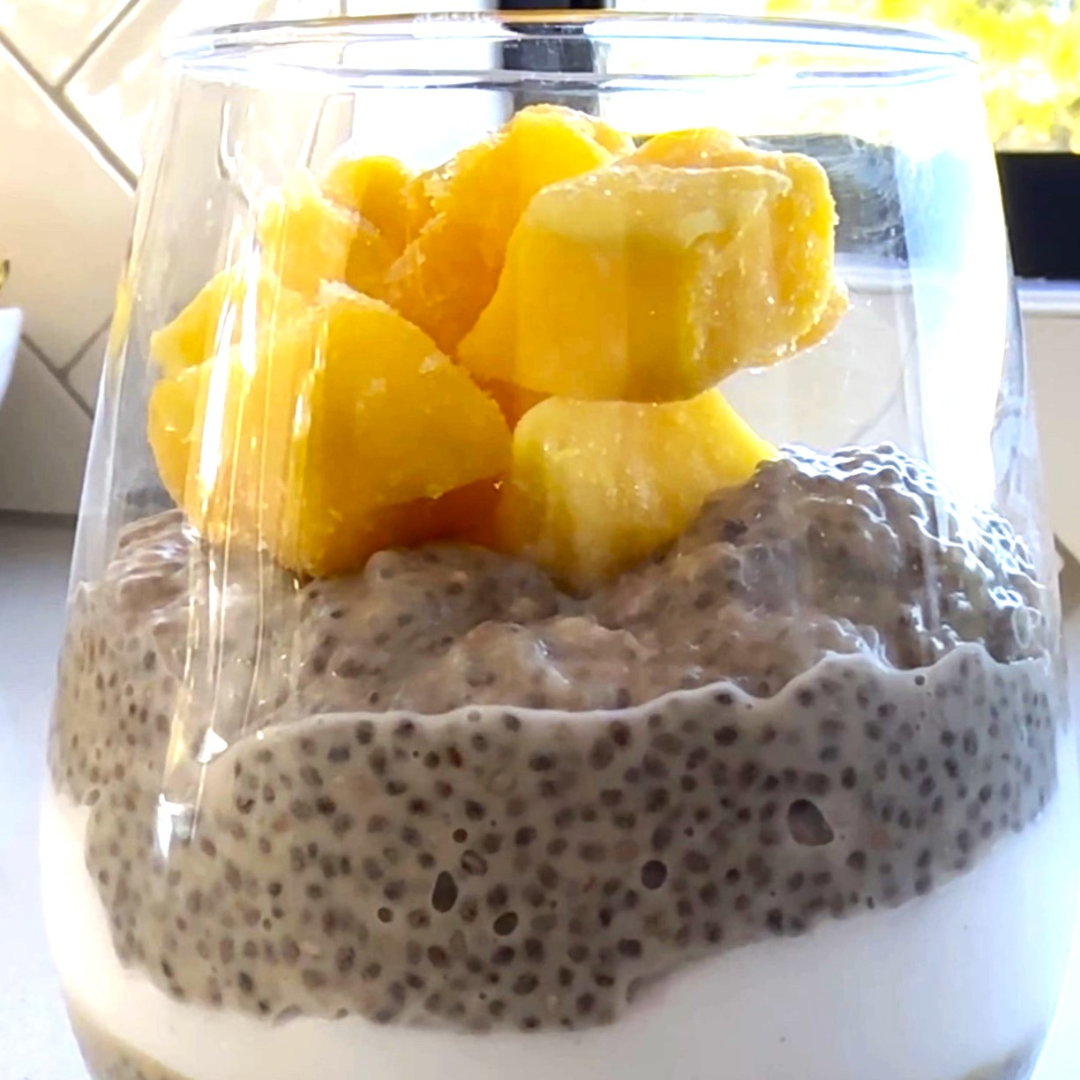 MANGO COLLAGEN CHIA PUDDING